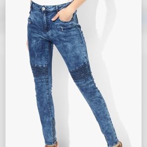 H and m Jeans